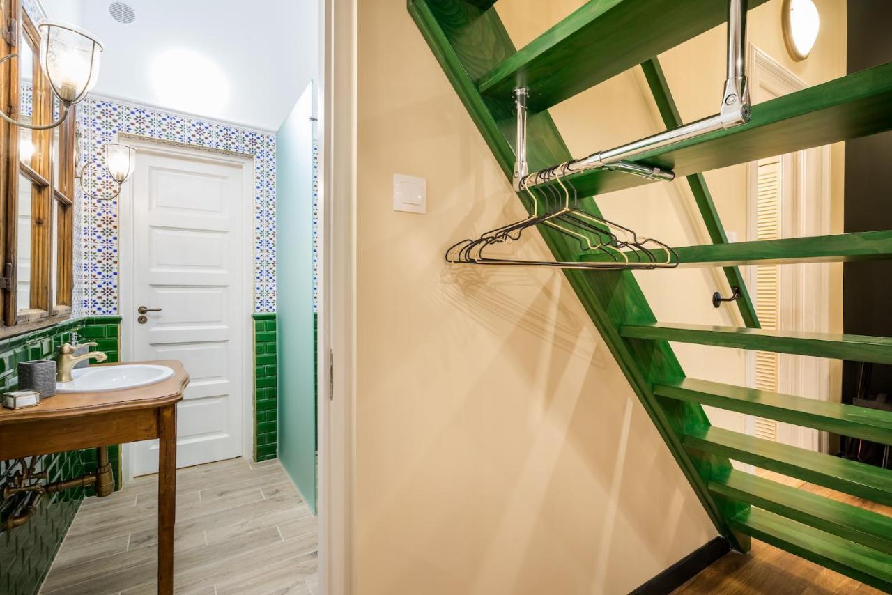 Unique & Stylish - Home Of Traveler In City Center Budapest Esterno foto