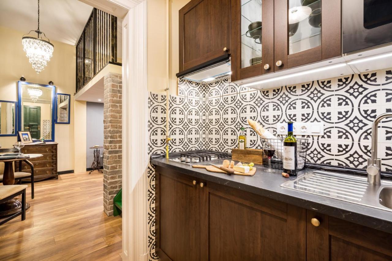 Unique & Stylish - Home Of Traveler In City Center Budapest Esterno foto