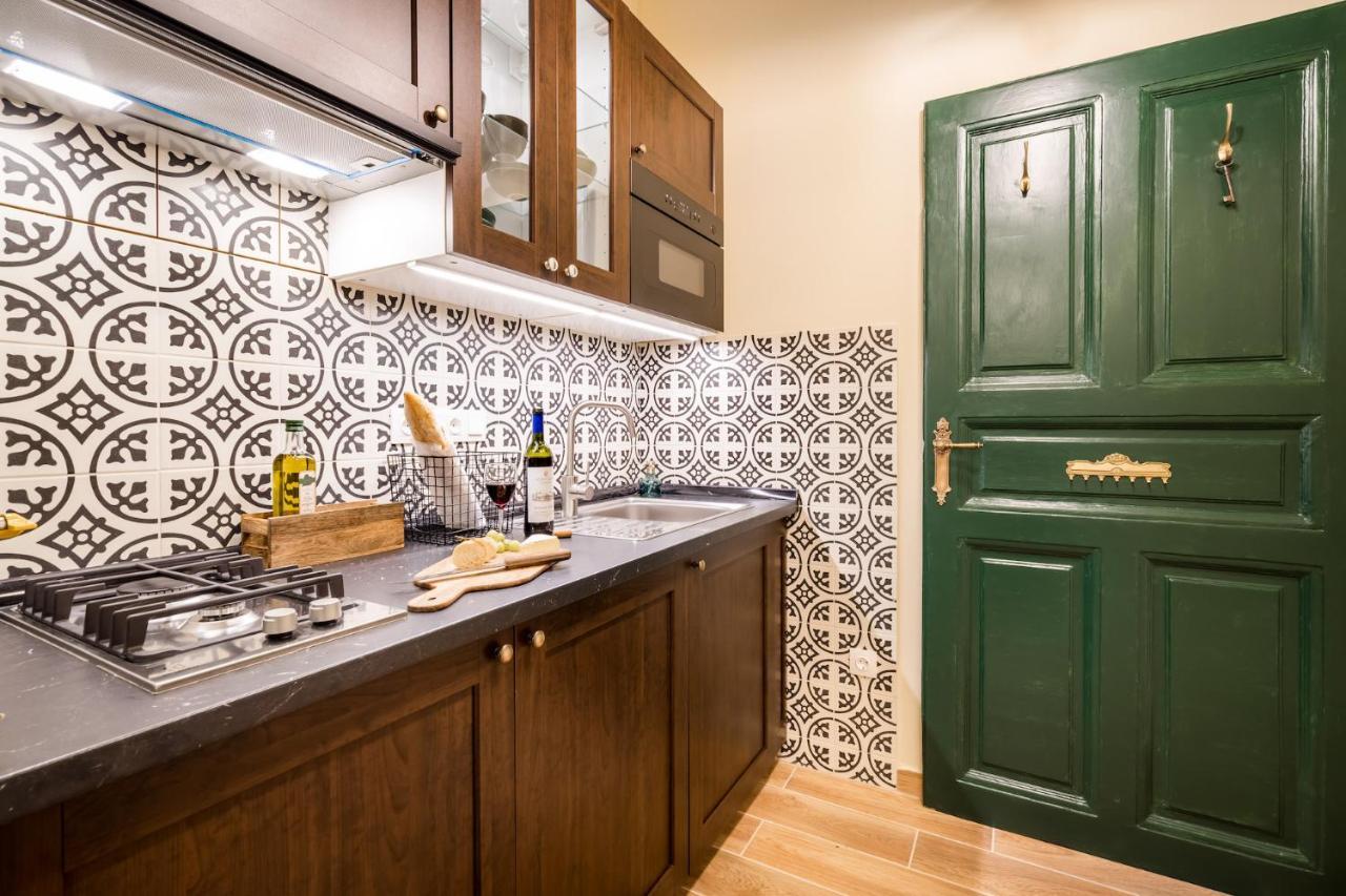 Unique & Stylish - Home Of Traveler In City Center Budapest Esterno foto